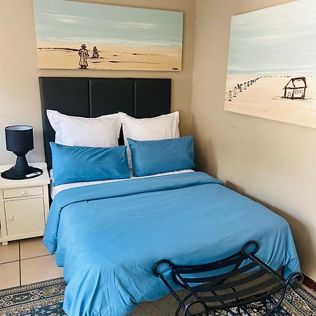 Cozy Guest Suite With Private Access Roodepoort Exteriör bild